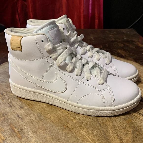 Nike Shoes - Nike Womens Court Royale 2 Mid Shoes